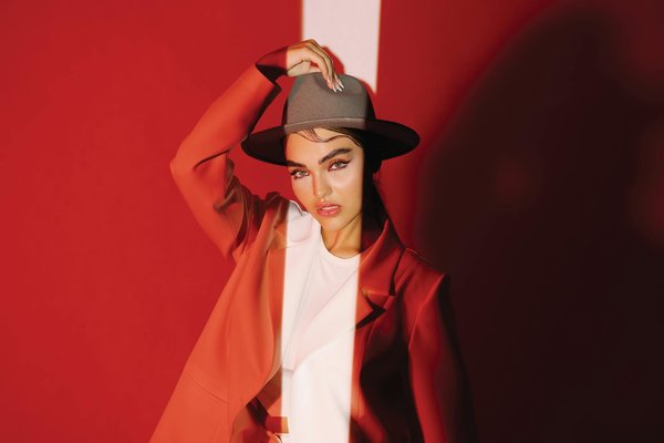 Étoiles et Passerelles : Liaisons Enchantées Entre Célébrités et Mode